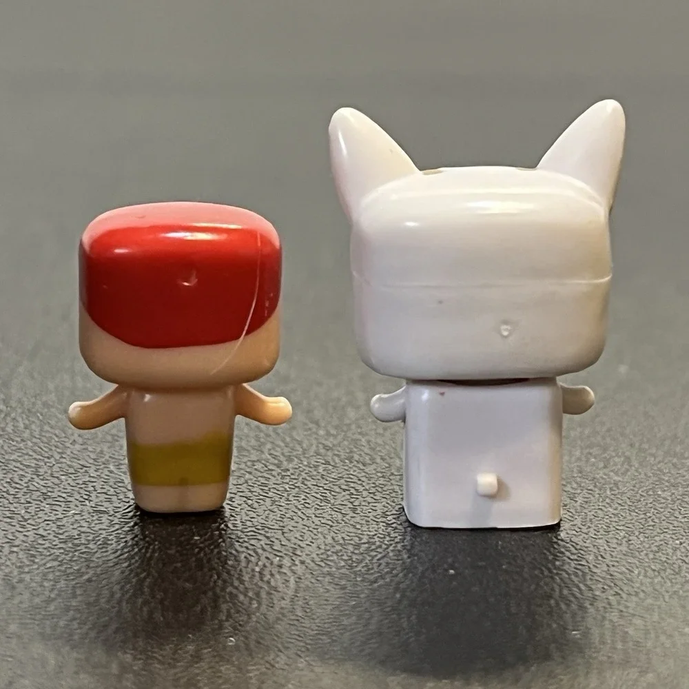 My Mini MixieQ's Mixie Q's Lot Of 2 Red Head Girl Boy Dog Costume Tiny Toys